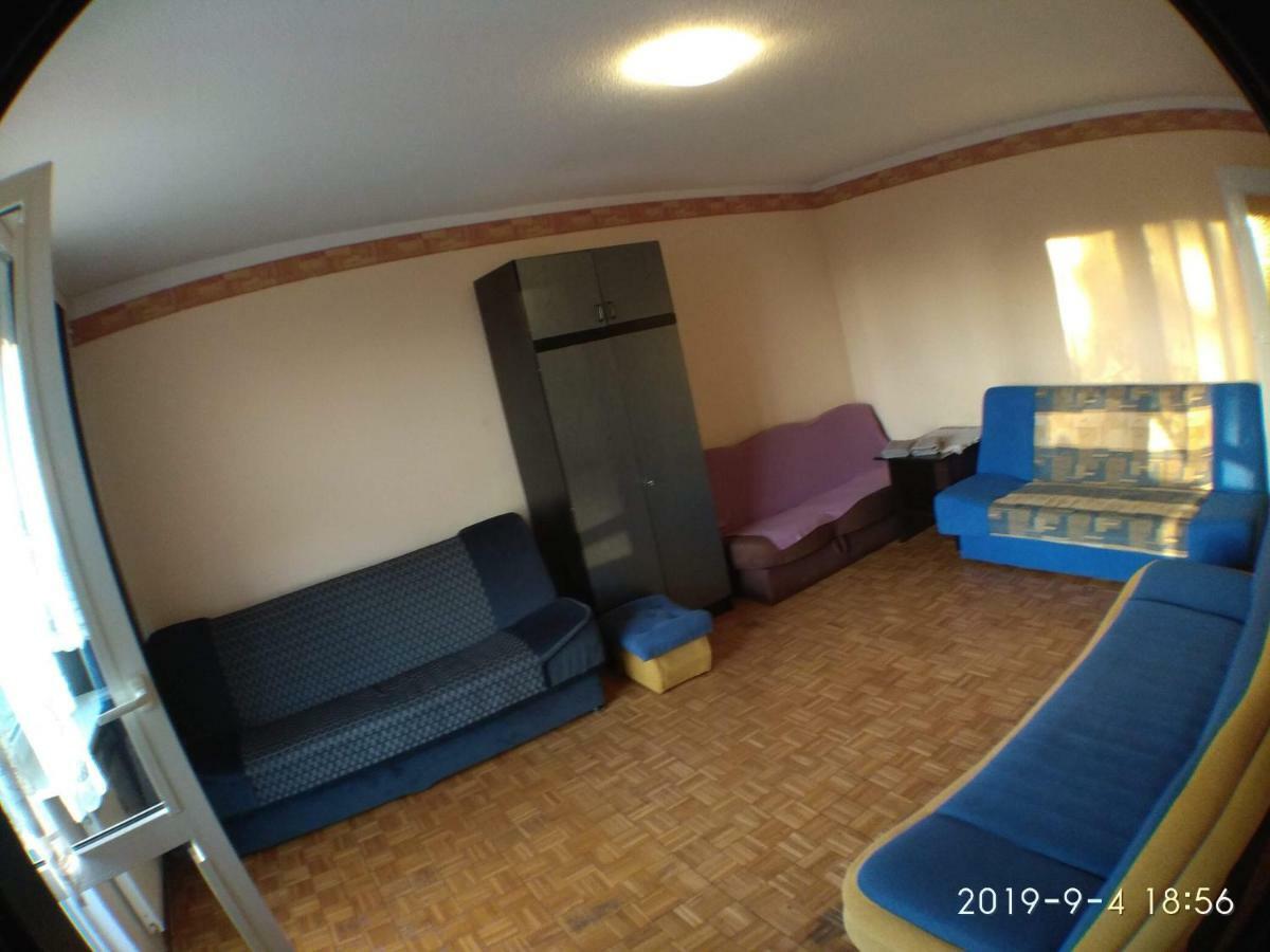 2020 Zwyciestwa 18 - Mieszkanie / Kawalerka / Studio Poznan Dış mekan fotoğraf