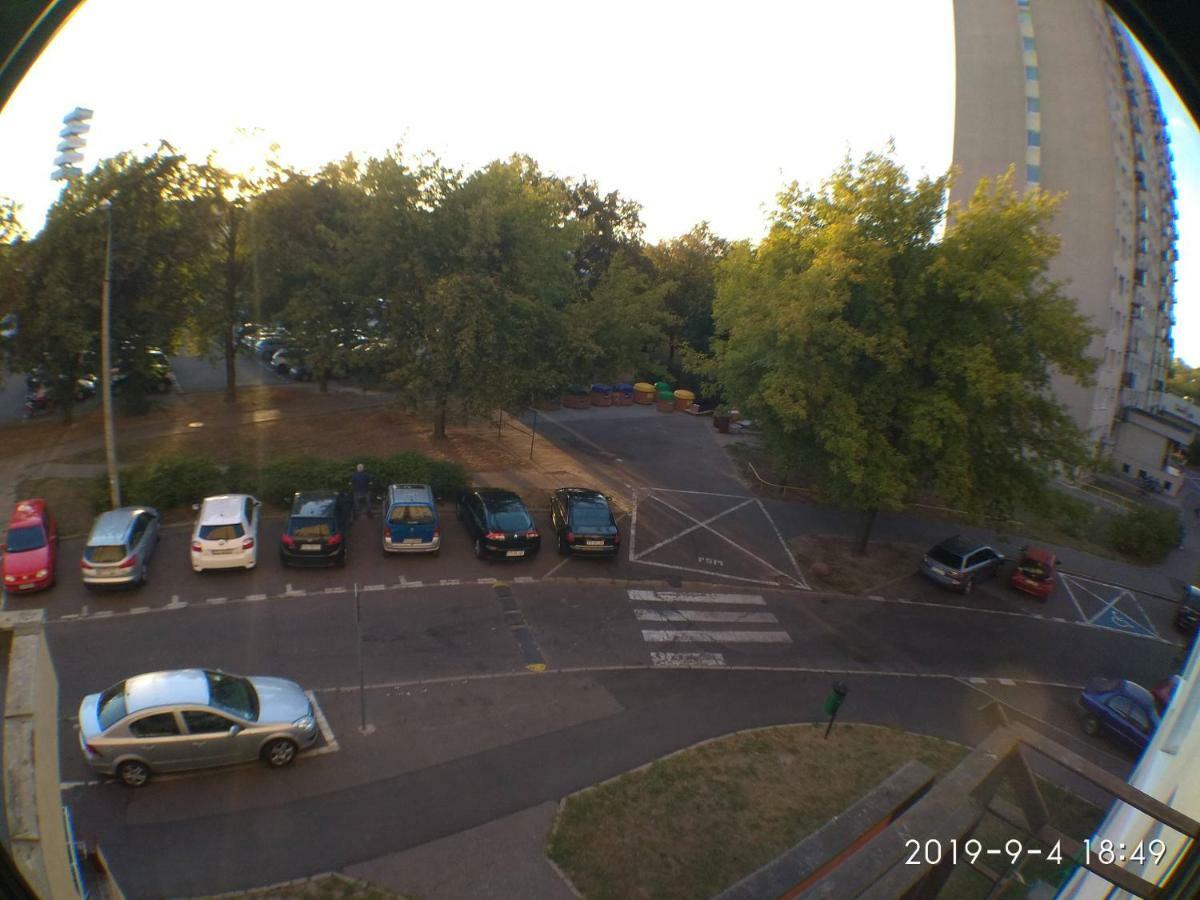 2020 Zwyciestwa 18 - Mieszkanie / Kawalerka / Studio Poznan Dış mekan fotoğraf