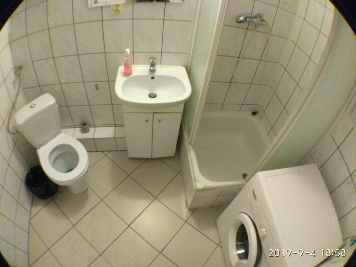 2020 Zwyciestwa 18 - Mieszkanie / Kawalerka / Studio Poznan Dış mekan fotoğraf