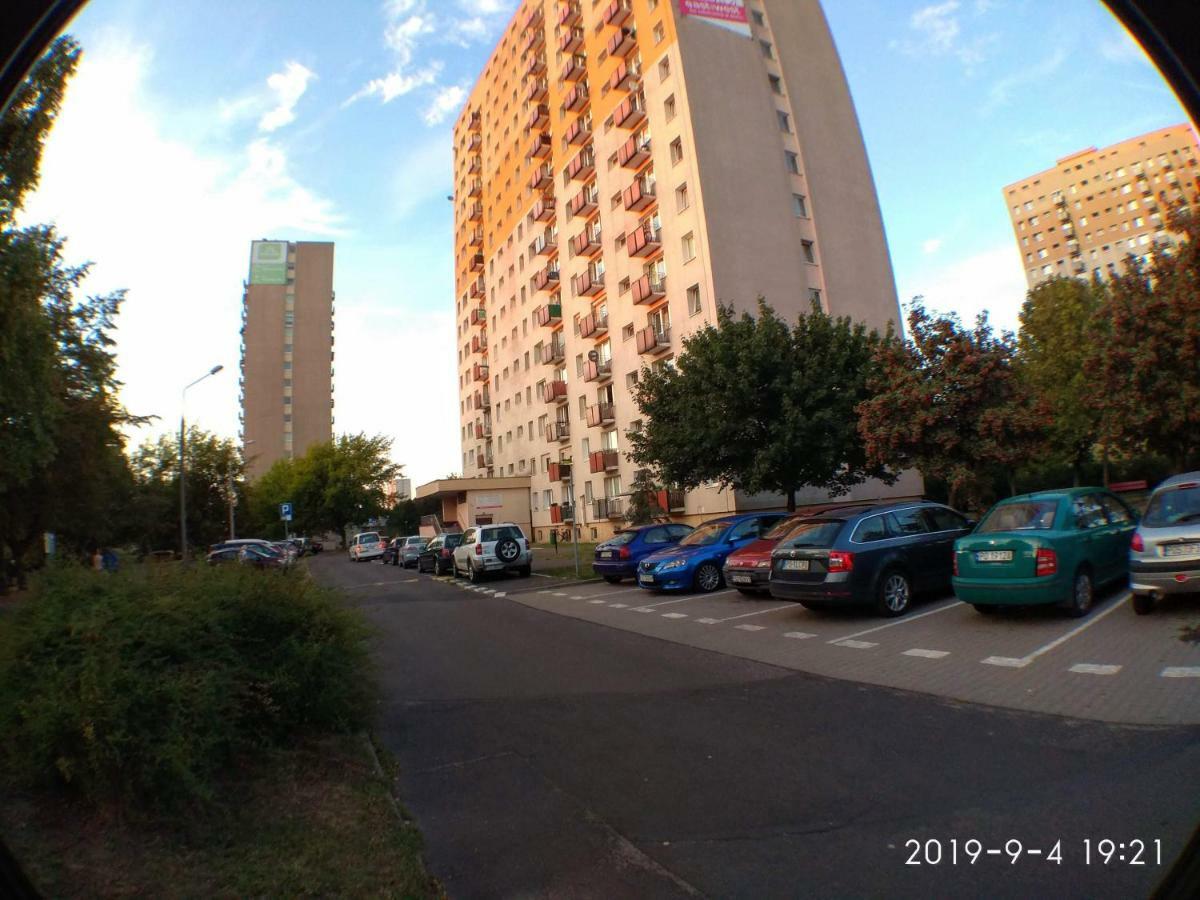 2020 Zwyciestwa 18 - Mieszkanie / Kawalerka / Studio Poznan Dış mekan fotoğraf
